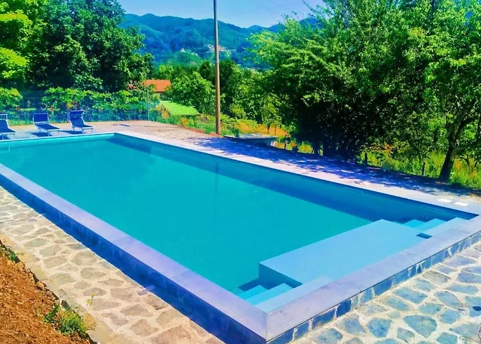 Soothing Holiday Home In Camporgiano Lu With Swimming Pool Vitoio  Foto