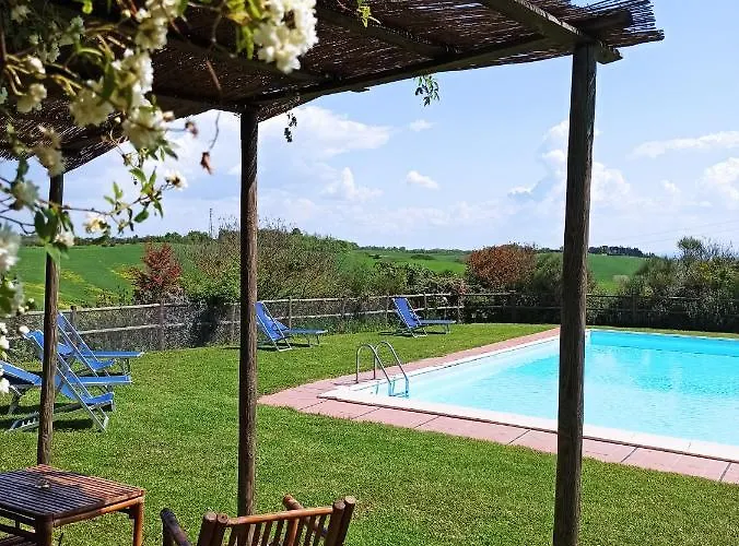 Photo de Podere Cartaio Bio Farm, Private Pool, Airc San Rocco a Pilli