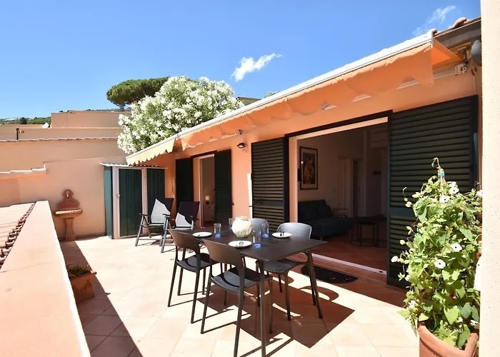 Фото Апартаменты Route 25 - Cavoli - Vista Mare, Con Clima, Terrazza E Posto Auto Spiaggia di Cavoli