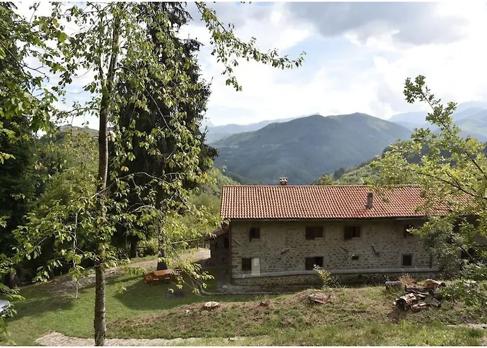 Vila Casale La Fabbrica San Romano fotorgafie