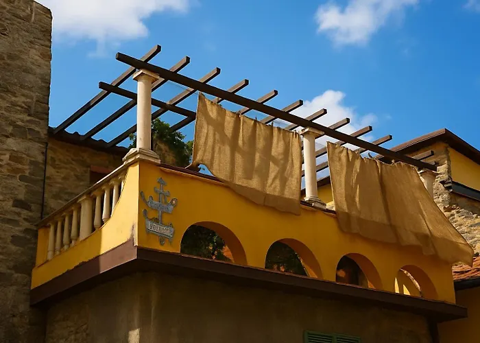 صورة فيلا Un Piccolo Castello Medioevale Vicino 5 Terre Giucano