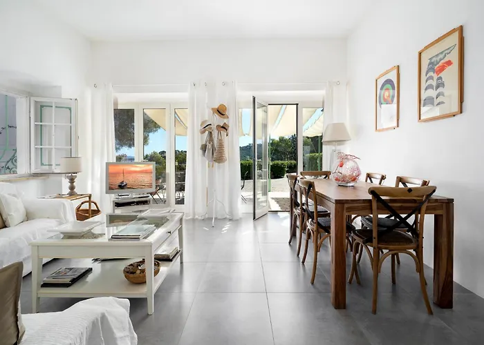 foto di House Le Rocce With Private Beach Porto Santo Stefano 