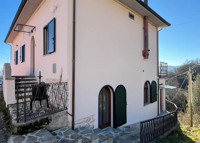 foto di La Ca dal Sol Toscana Jacuzzi-Piscina Bagnone