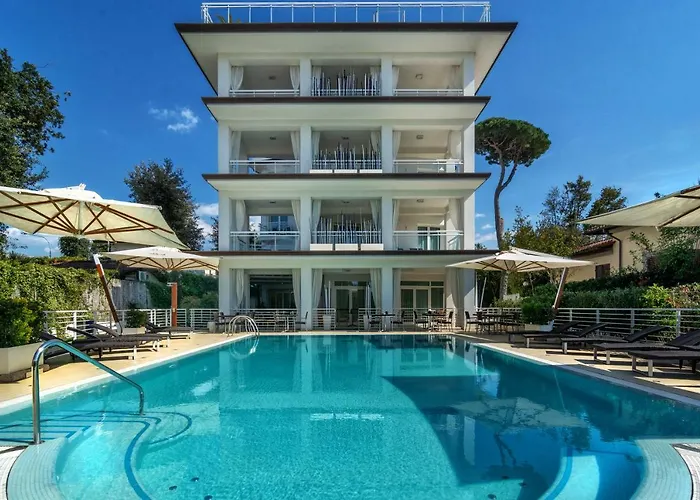 Hotel Central Park Marina di Pietrasanta photo