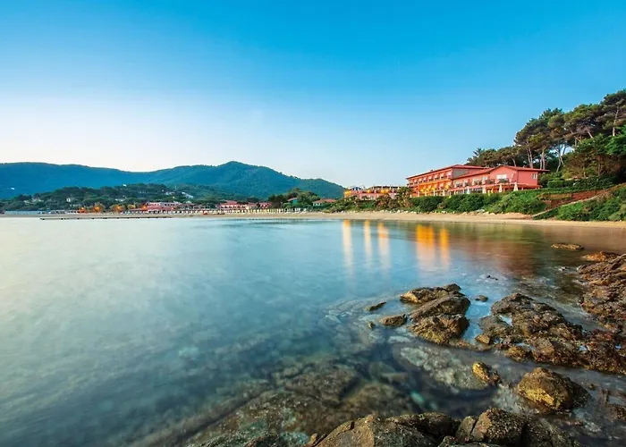Hotel Del Golfo Procchio  photo