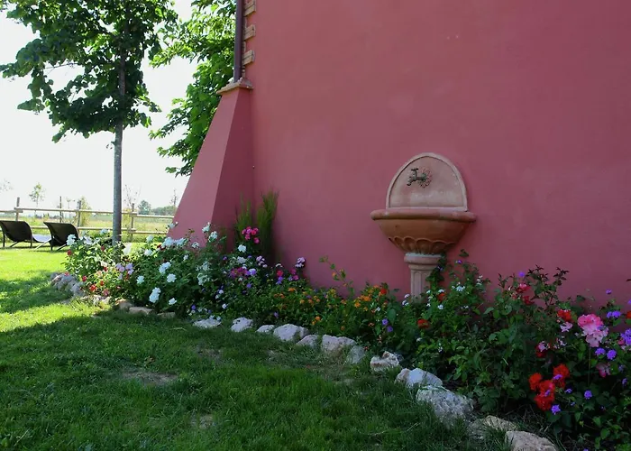 صورة Bagno Roselle Authentic And Tasteful Villa With Swimming Pool, Spacious Garden, Near The Sea